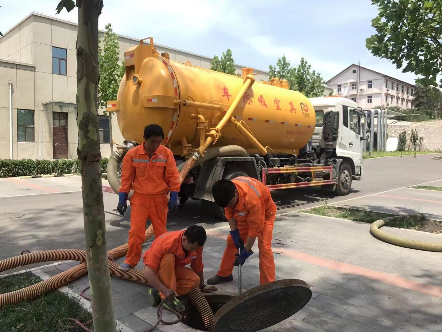 海兴化粪池清理与5-8吨吸粪车施工效率分析